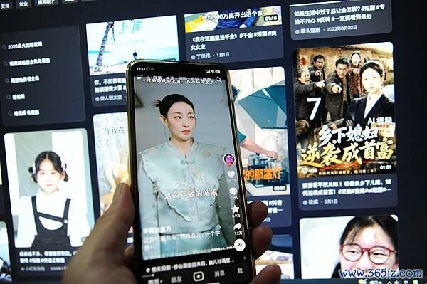 短剧一年走完长剧十年路：AI名目占9成，四百四病传导至演员、拍摄基地